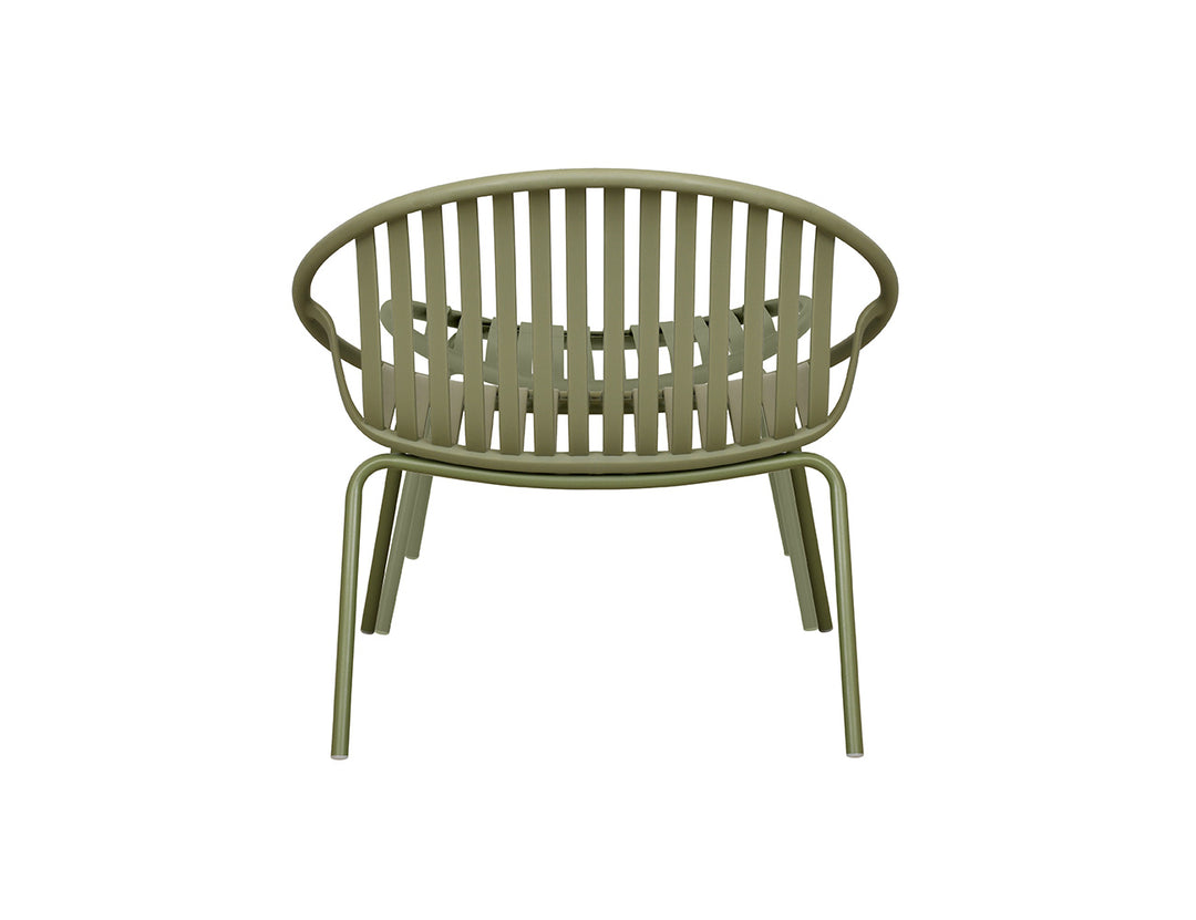 Ample Outdoor Plastic Relaxing Chair