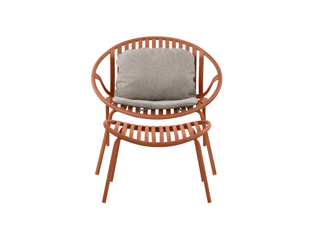 Ample Outdoor Plastic Relaxing Chair