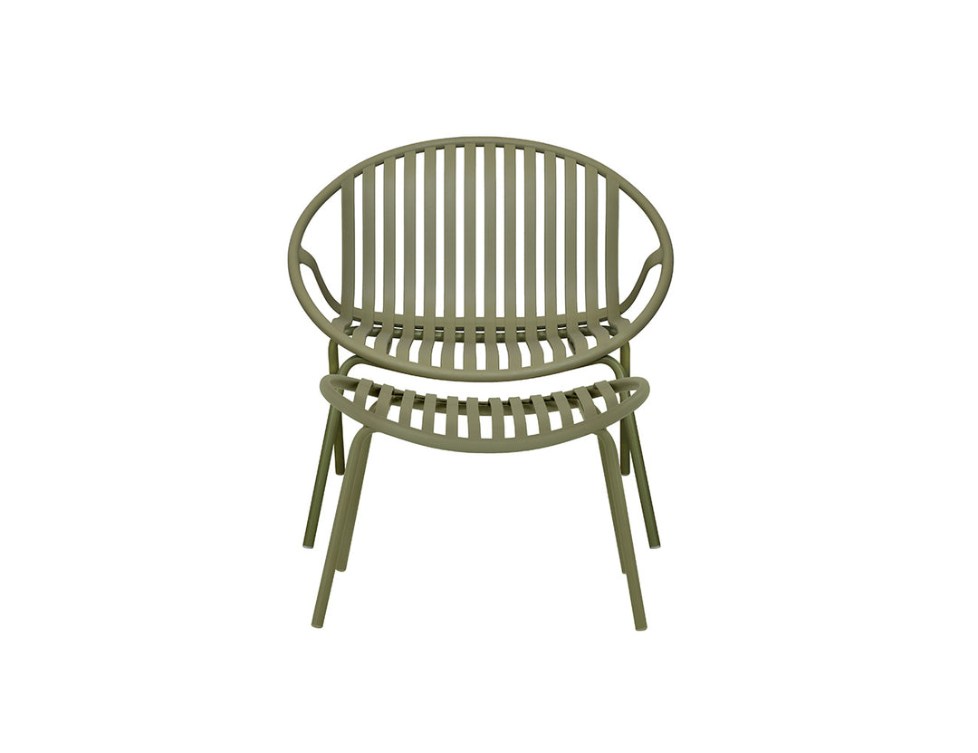 Ample Outdoor Plastic Relaxing Chair