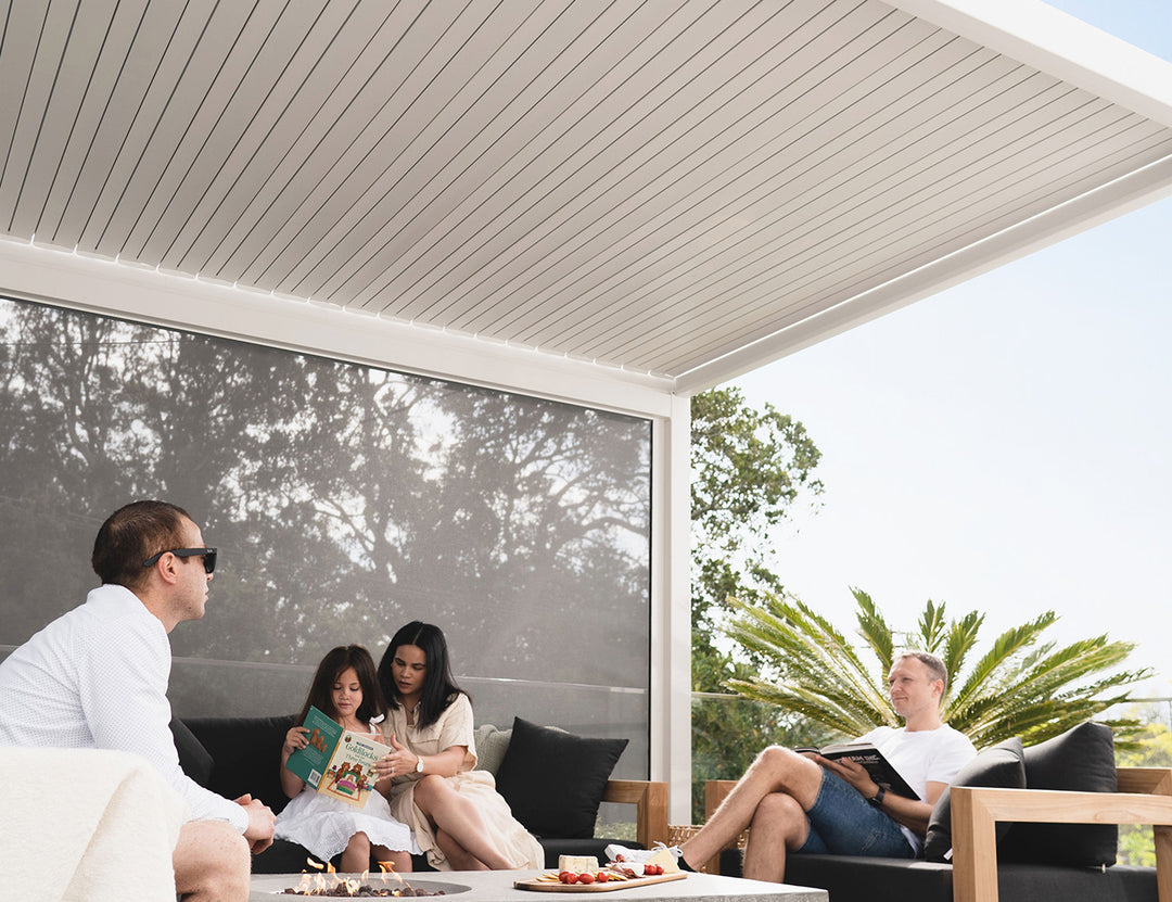 Baltic Manual Freestanding Louvre Roof Aluminium Pergola Size: 2 x 2m Color: White