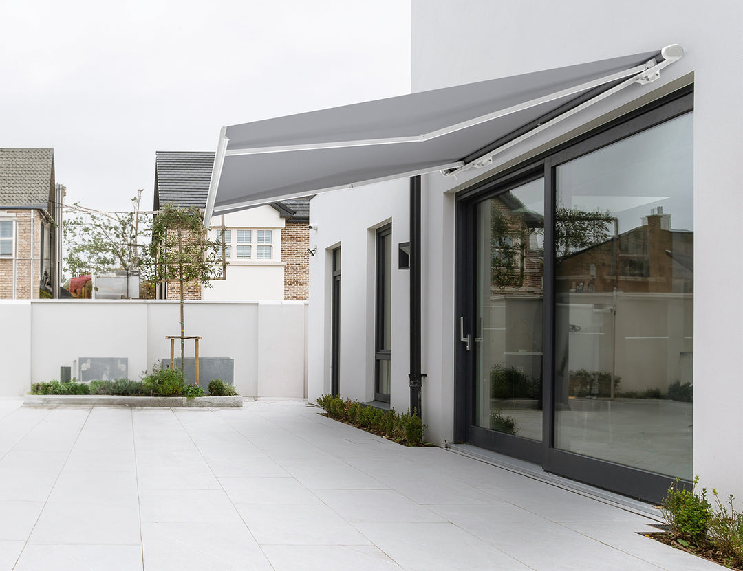 Rainier Full Cassette Motorised Retractable Awning Size: 4 x 2.5m Color: White+Dark Grey